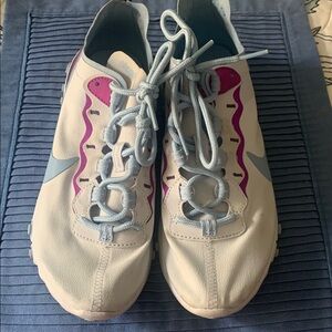 Nike Sneakers Lightweight Design